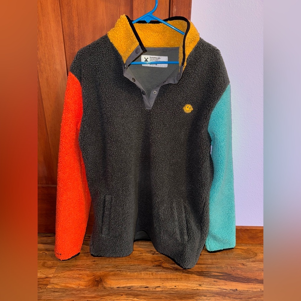 Dutch Bros Men’s Medium Pullover